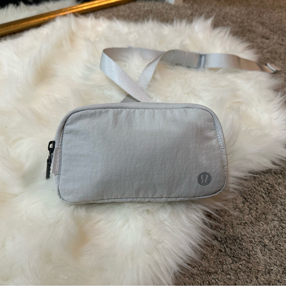 Lululemon Everywhere Mini Belt Bag Ripstop